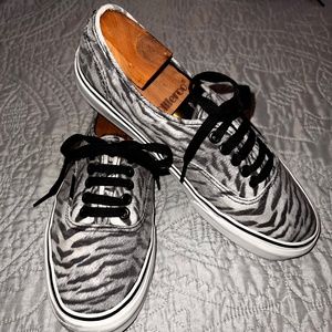 RARE 2016 VANS Zebra Print Classic Sneakers, AUTHENTIC - Womens Size 9, Mens 7.5